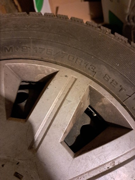 auto teli gumi felnivel