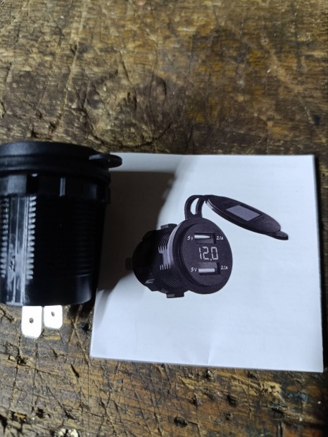 autó volt merő és usb töltő