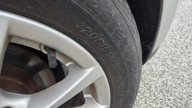 bmw 16 colos felni jo teli gumikkal