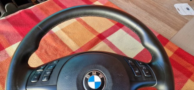 bmw M multikormány gyári bőrrel szép állapotban.