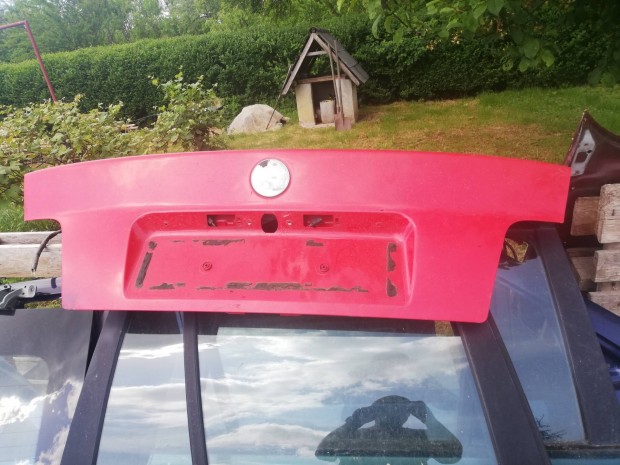 bmw e36 sedan csomagtrajt 