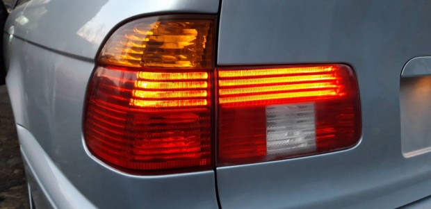 bmw e39 kombi hátsó lámpa ledes facelift gyári