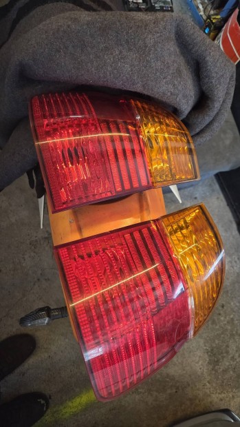 bmw e39 kombi hatso lampa par