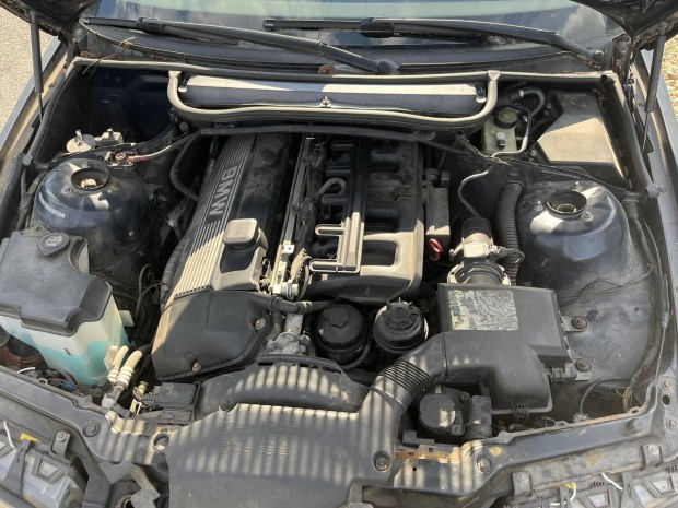 bmw e46 320i motor alkatreszek 