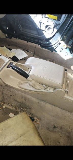 bmw e46 bezs konyoklo