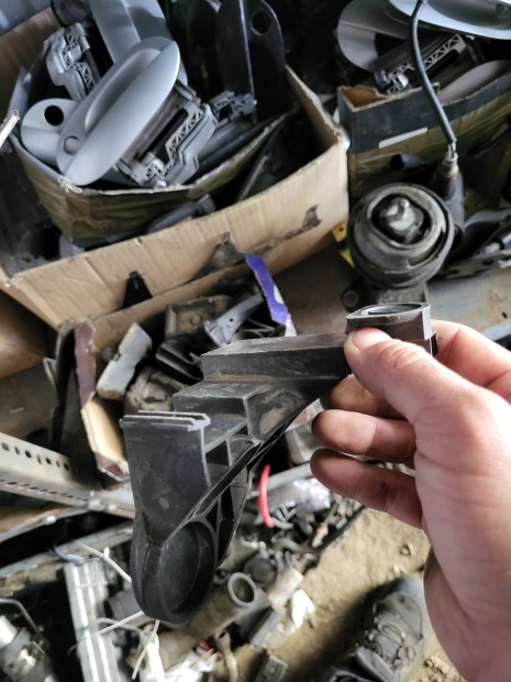bmw e46 lokharito tarto