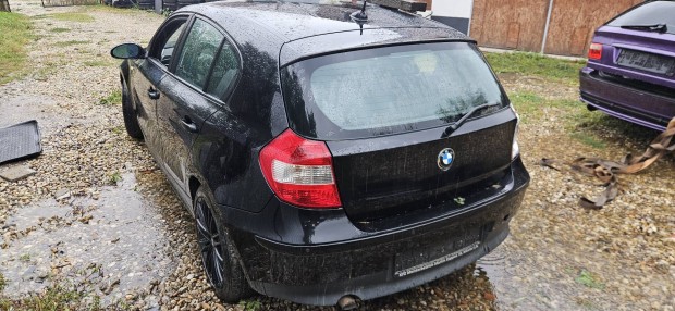 bmw e87 1 es csomagter ajto fekete