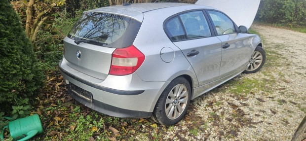 bmw e87 kaszni elemek 