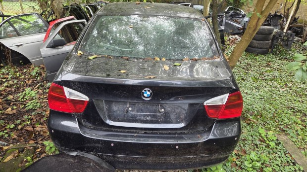 bmw e90 csomagter ajto 
