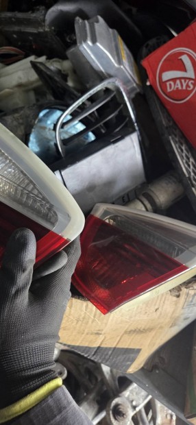 bmw e90 csomagter lampa