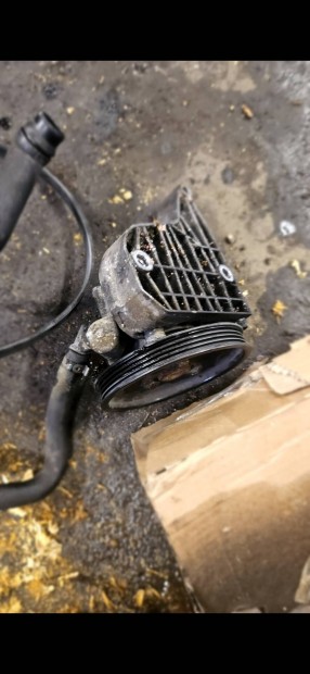 bmw e90 e91 e87 318d 320d szervo szivatyu 