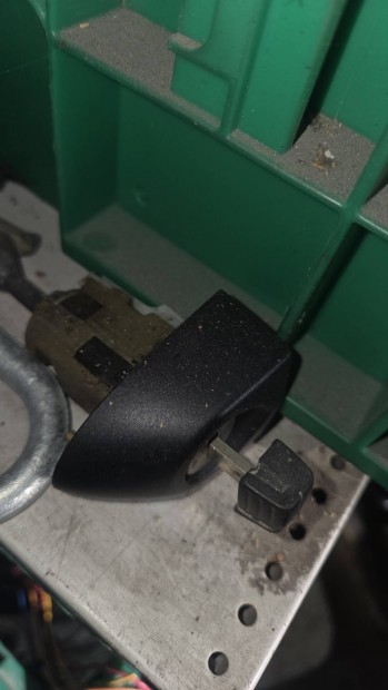 bmw e90 e91 e87 ajto zar kulcsal