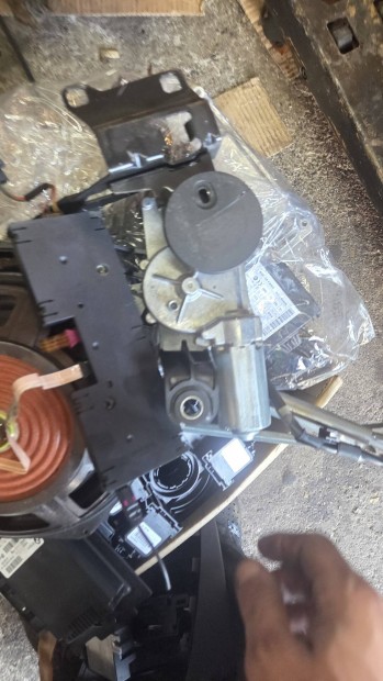 bmw e91 hatso ablaktorlo motor
