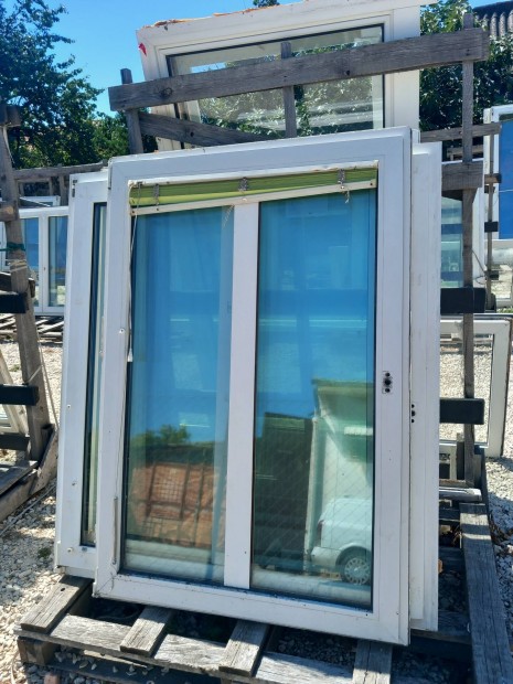 bontott 100x150 cm buk-nyl manyag ablak