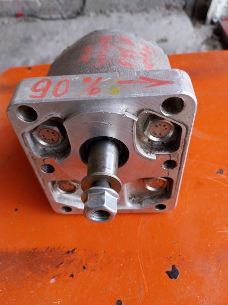 bontott ellen�rz�tt joallapotu hidraulikaszivattyu 