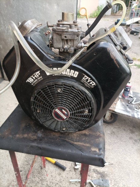 briggs v twin 16le álló motor