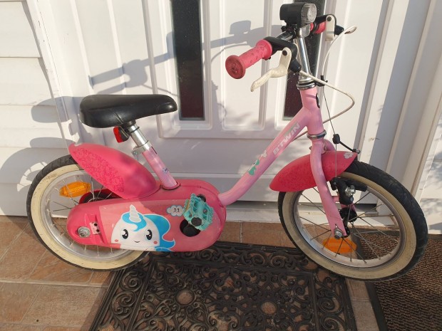 btwin 14 es kislánybringa.