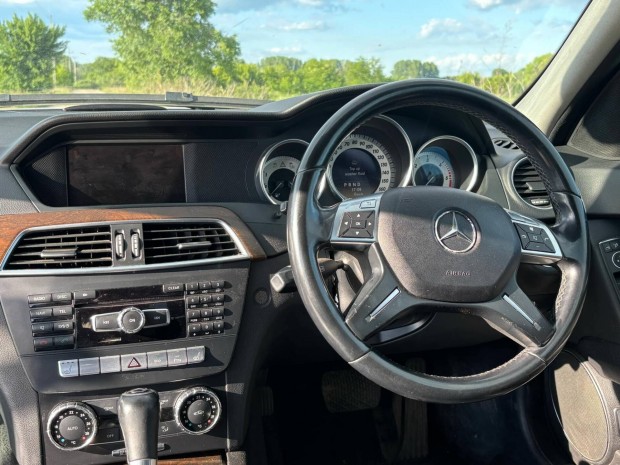 c220 w204 alkatrészek eladók.