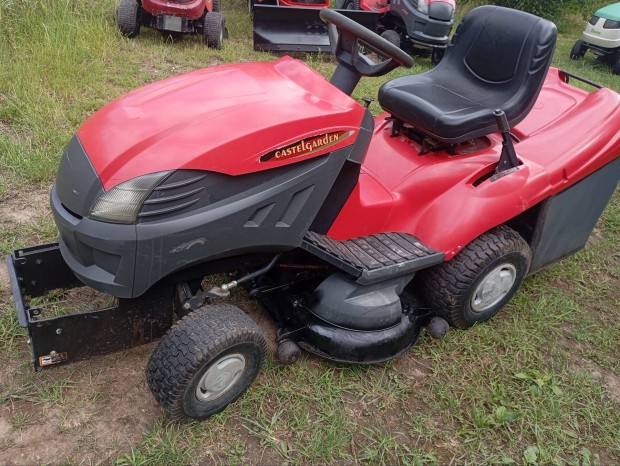 castel Garden Honda motoros 17 le fűnyíró traktor