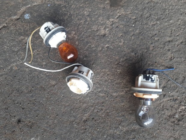 chevrolet aveo 5 ajtós bal hátsó lámpa foglalat