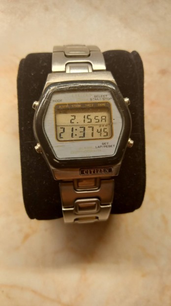 citizen  vintage  1982