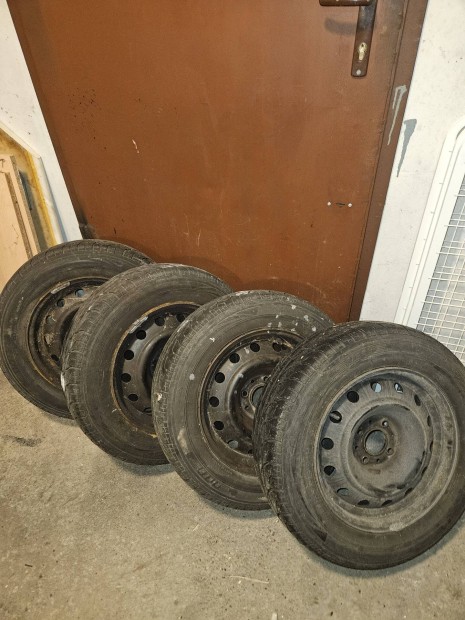 citroen Peugeot Lemezfelni gumival egy�tt elad� 15 col