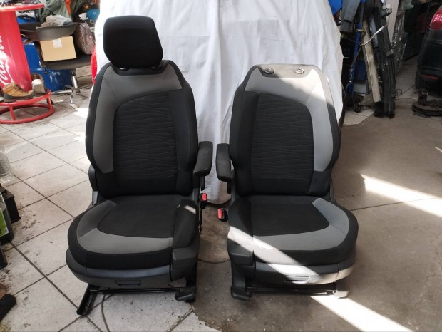 citroen c4 picasso b8 első ülések légzsák nélkül, hibátlan állapotban