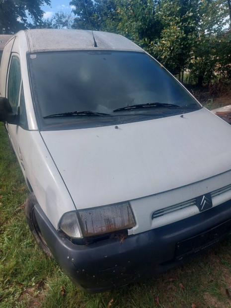 citroen jumpy 2.0hdi karoszéria elemek eladó