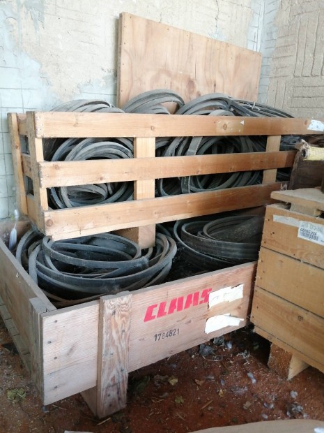 claas kombjn szijak