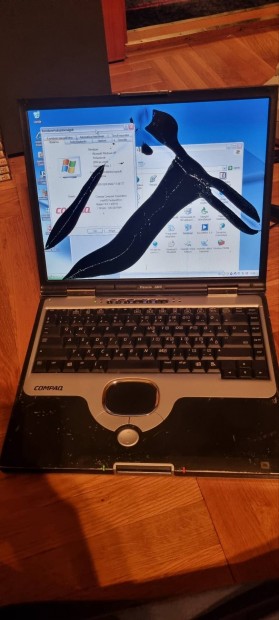 compaq Presatio2800 laptop Intel P4 1.4 ghz 1 gb ram, 20 gb hdd