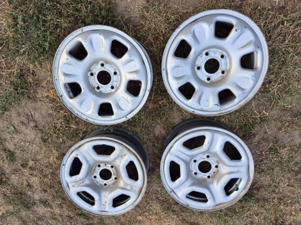 dacua duster felni acelfelni