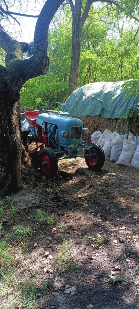 eicher em295 panther traktor elad