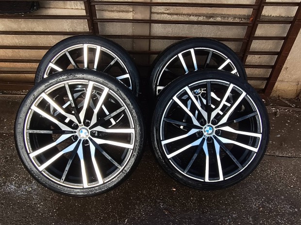 elad 1 garnitra nyri gumi+alufelni! BMW X6-ON volt!