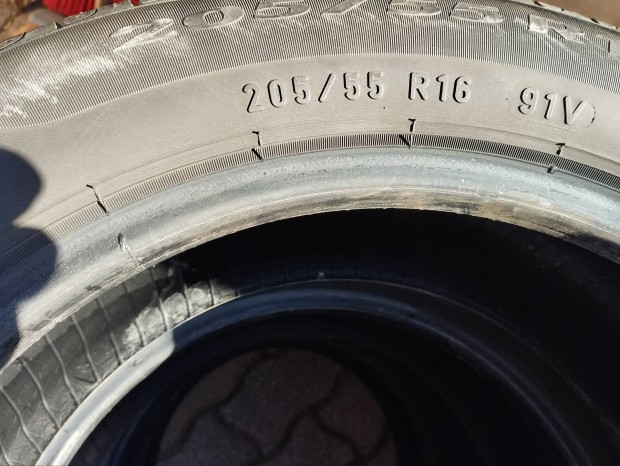 eladó 205/55r16 ös pirelli nyári garnitúra
