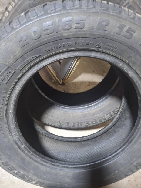 elado 2 db 205/65r15 teli gumik Semperit 6 mm a borda