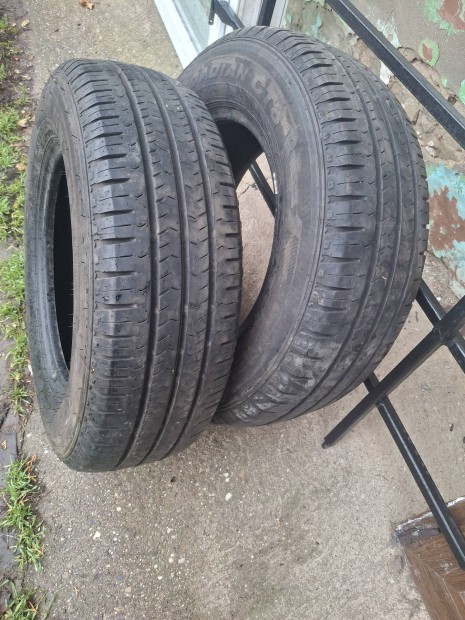 elad 2 db 215/70r15"c nyarigumik Nexen tipus