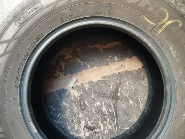 eladó 2db Hankook 215/70r16 os nyári gumik