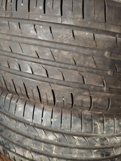 eladó 2db nexen 215/55r17 es nyári gumi