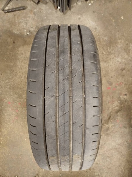 eladó 4 db gumi felnivel 205 /55/ R16 os az ár 4 darabra értendő
