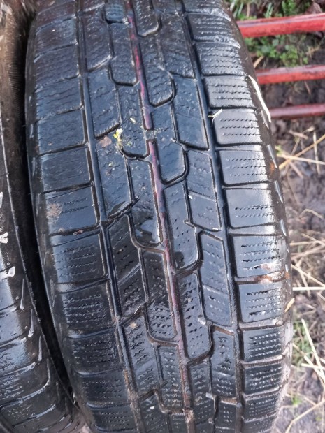 elad� 4db felnire szerelve 14 es kerekek