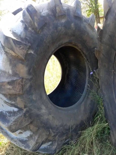 eladó 900/60r32 gumi Michelin típúsú