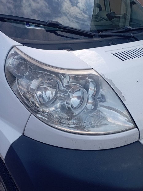 eladó Citroen Peugeot Fiat jobb első lámpa