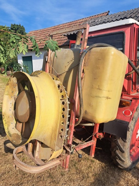 eladó T25A traktor,kultivátor,permetező.