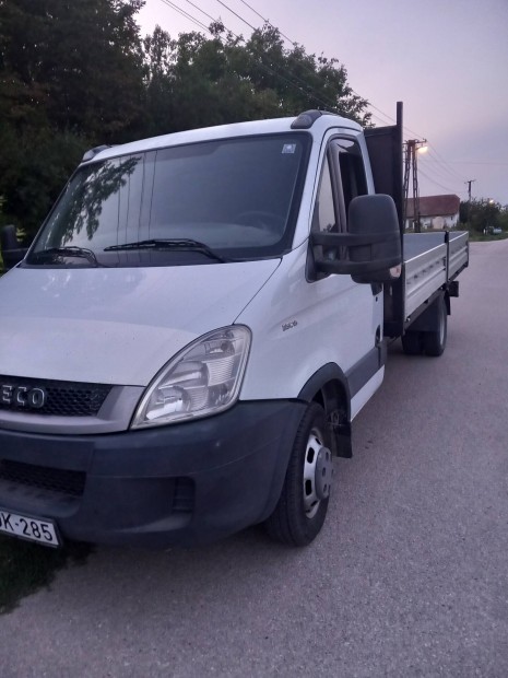 elado  iveco daily 