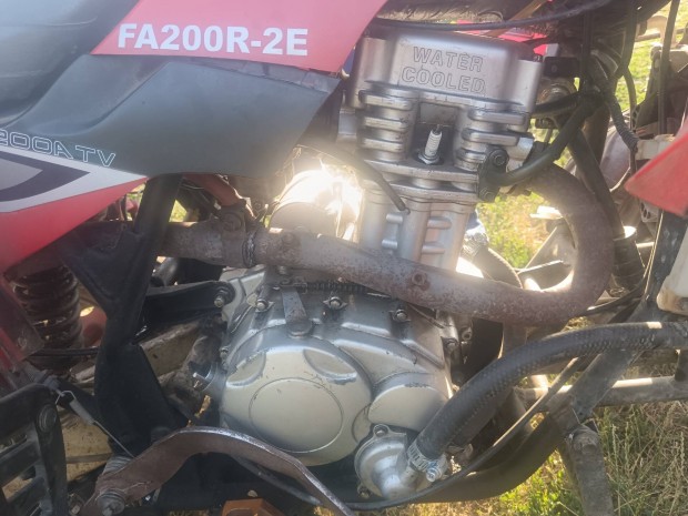 elad egy 250ccm quad