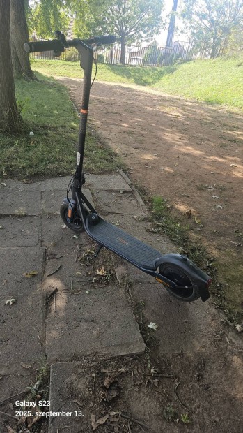 elad egy ves Segway Ninebot F2 E-scuter