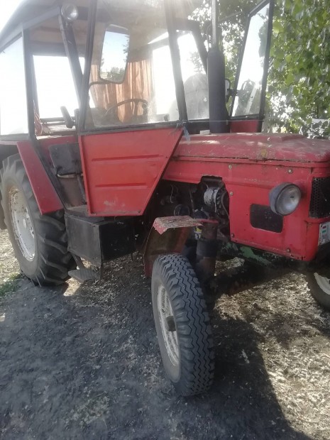 eladó elcserélhető zetor