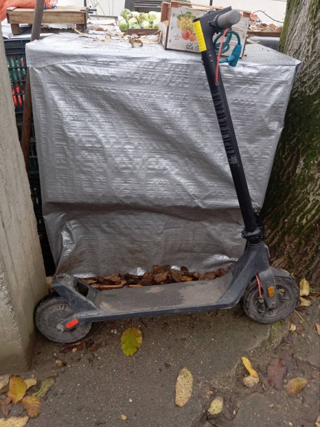 elad elektromos roller 100.000 Ft de  kicsit alkudhat 