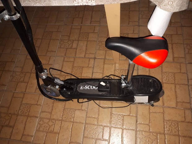 elad elektromos roller