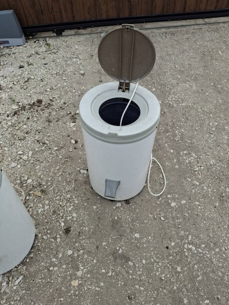 eladó hajdú centrifuga hagyatékából maradt
